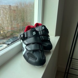 Women’s peloton cycling shoes!